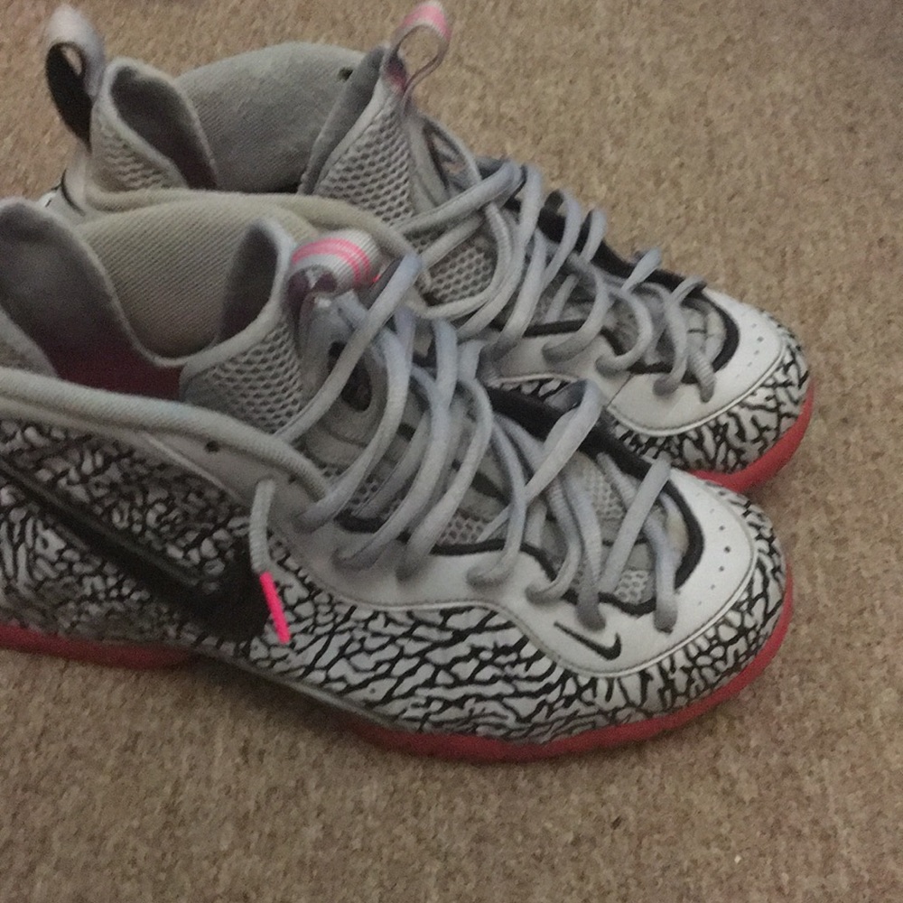 Elephant Print Foams - Picture 1 of 2